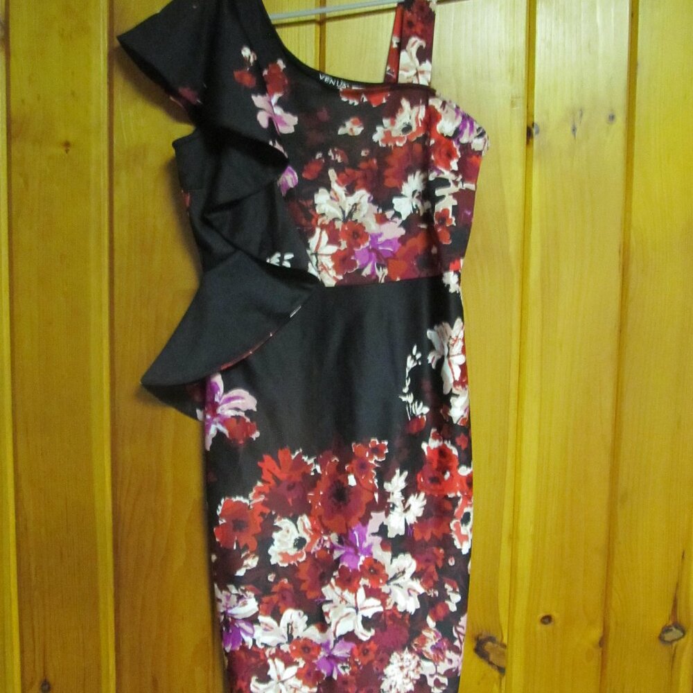 Sexy Venus Asymetrical Dress sz M Black Red Floral One Shoulder Cap Sleeve